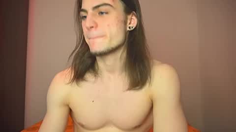 Gus online show from February 19, 3:27 pm