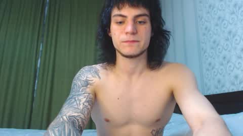 Gus online show from October 18, 4:00 pm