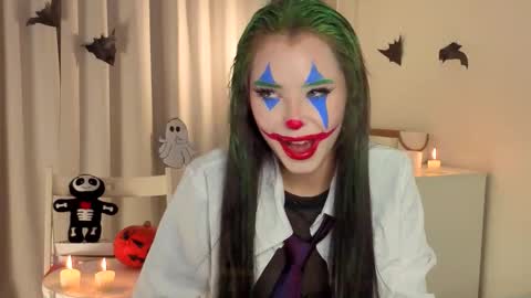 Lily online show from October 31, 1:44 pm