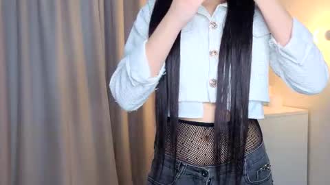 Lily online show from December 20, 1:51 pm