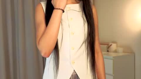 Lily online show from November 27, 1:41 pm