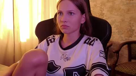 Emma online show from September 19, 2:54 pm