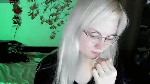 smallimpmeili online show from November 7, 7:38 pm