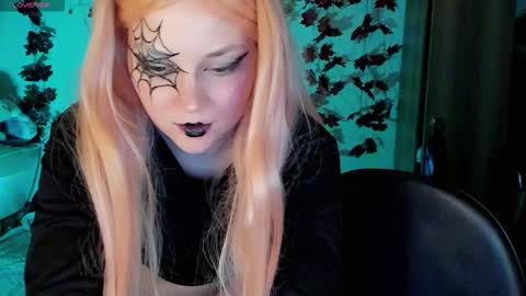 smallimpmeili online show from October 19, 8:13 pm