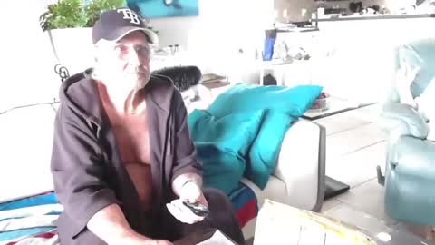 Daddy online show from April 5, 5:32 pm