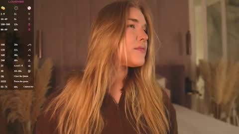 Mia online show from February 7, 5:10 am