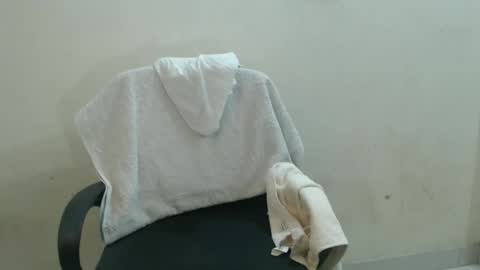 smiley online show from April 14, 6:00 pm