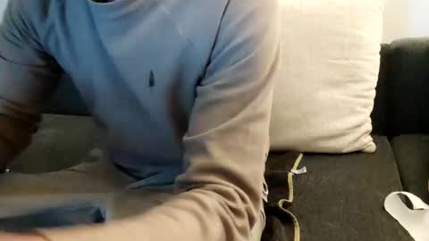 Snapshot of smokeandwatching chatting on January 3, 1:05 am Smokeandwatching online show from January 3, 1:05 am