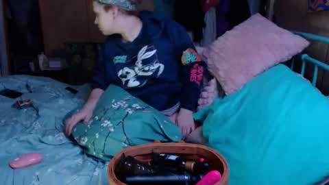 DIAN dee-ann online show from January 30, 6:56 am