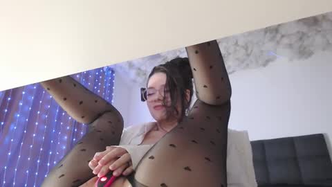 Sonja online show from November 25, 9:35 pm