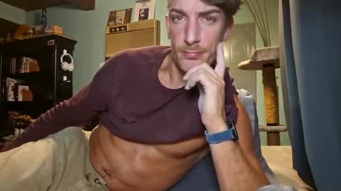 Snackyyyy online show from April 15, 10:43 pm