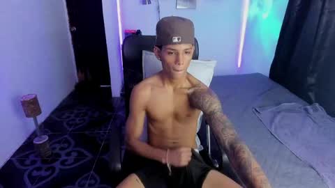 snak_master1 online show from April 11, 4:00 pm