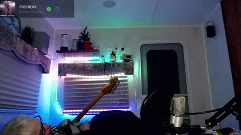 Viiscount  Snarfle Von Snarfenberg online show from March 3, 7:21 am