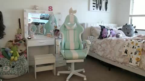 Sneaky Sadie online show from October 27, 5:46 pm