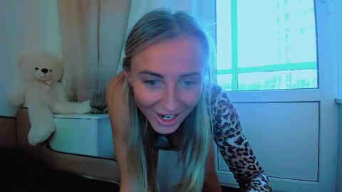 Sneja online show from October 10, 11:27 am