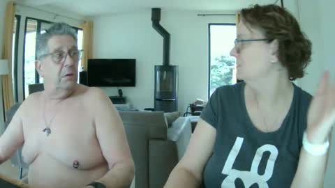 Snoeske and Woodwurm online show from February 12, 3:27 pm