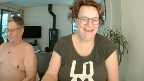 Snoeske and Woodwurm online show from January 5, 8:32 am