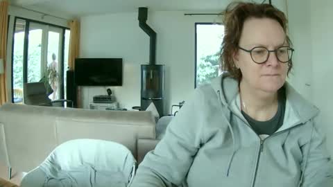 Snoeske and Woodwurm online show from February 2, 8:13 am