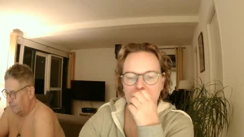 Snoeske and Woodwurm online show from December 8, 4:28 pm