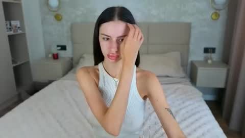 snow_whiteeex online show from July 8, 6:17 am