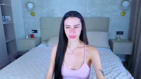 snow_whiteeex online show from June 19, 4:07 am