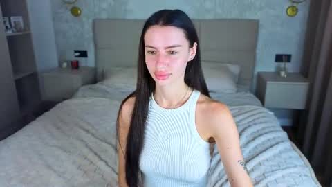 snow_whiteeex online show from June 26, 5:13 am