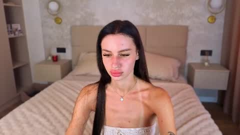 snow_whiteeex online show from July 15, 2:11 pm