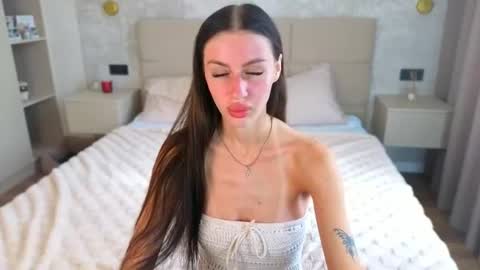 snow_whiteeex online show from July 9, 1:26 pm