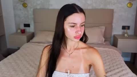snow_whiteeex online show from June 29, 1:00 pm