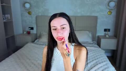 snow_whiteeex online show from June 27, 5:46 am