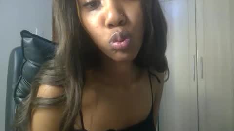 snowfox254 online show from January 11, 2:50 am