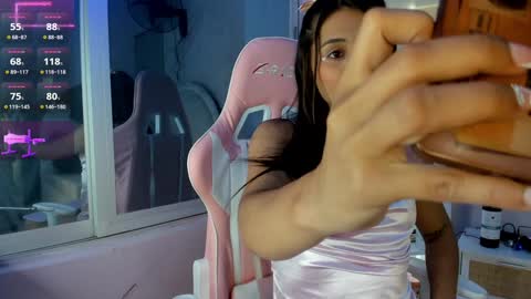 sofhia_turner online show from February 6, 12:48 pm