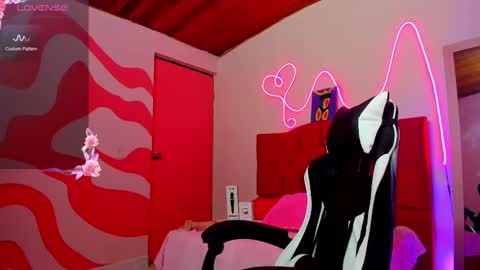  LAURA SOFIA  online show from February 10, 10:42 am