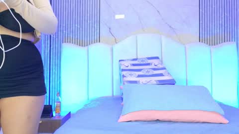 Sofia online show from December 17, 3:13 am