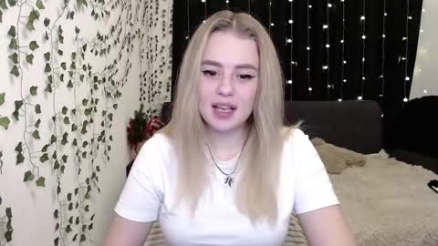 sofia_rosemary online show from January 5, 12:31 pm