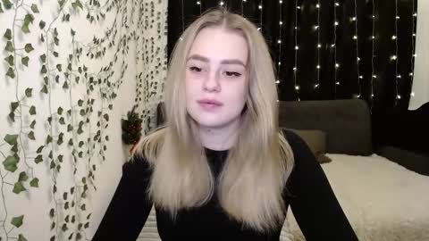 sofia_rosemary online show from January 20, 11:35 am