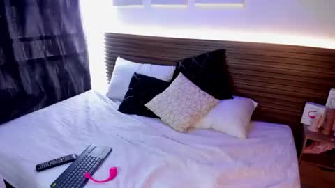 Sofia online show from June 12, 7:57 pm
