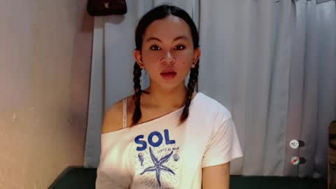 sofia_sweetheart18 online show from July 29, 2:00 am