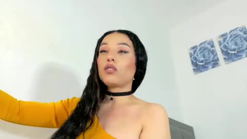 laura online show from May 30, 4:11 am