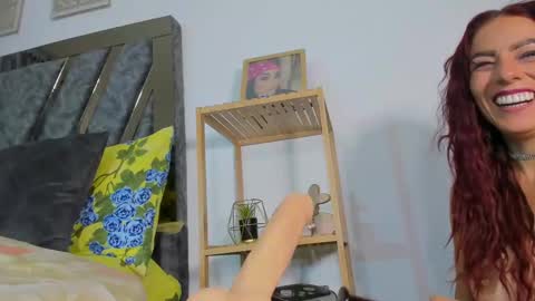 laura online show from February 23, 9:22 am