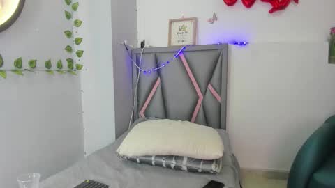 Sofa online show from February 28, 12:53 pm