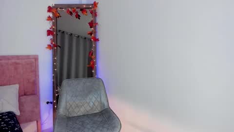 Sofia Wilson online show from October 29, 3:03 pm