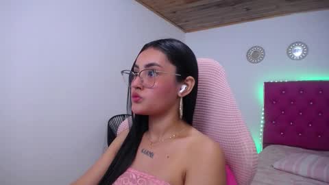 Sofia online show from December 5, 5:11 pm