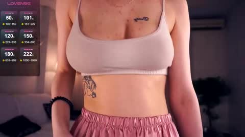 Snapshot of sofiabruno chatting on February 9, 5:19 am Hi My name is Sofia Welcome to my room Please thumbs up - its important online show from February 9, 5:19 am