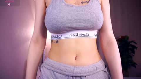 Snapshot of sofiabruno chatting on September 25, 6:42 am Hi My name is Sofia Welcome to my room Please thumbs up - its important online show from September 25, 6:42 am