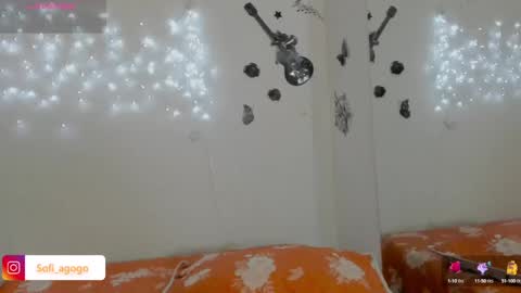 sofiacruz16 online show from March 8, 5:49 am