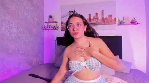 sofialujan_ online show from June 22, 11:34 pm