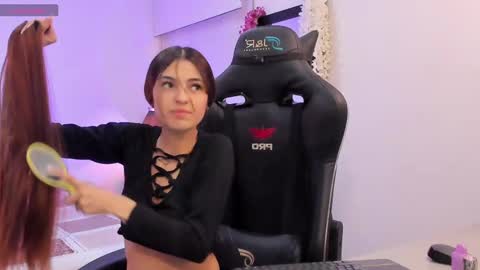 Sofia  Help me reach 5K followers  online show from February 25, 8:00 pm