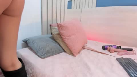 soficandy_ online show from October 2, 12:15 pm