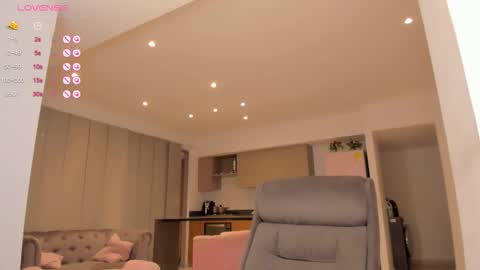    online show from November 7, 11:07 pm